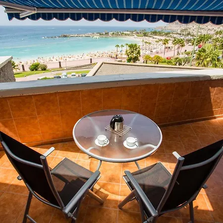 Amadores Aparthotel