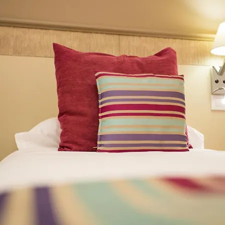 Amadores Aparthotel