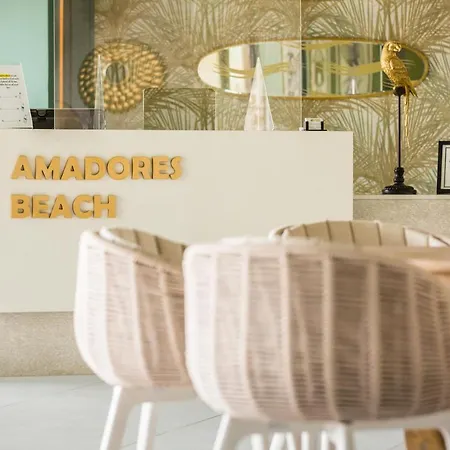 Apartahotel Amadores *