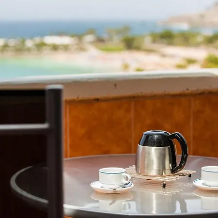 Amadores Apartahotel