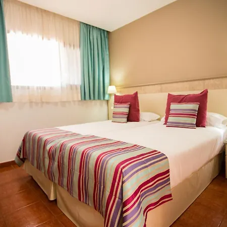 Amadores Aparthotel